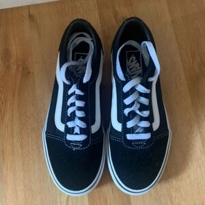 Vans tennis shoes